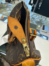 Load image into Gallery viewer, Louis Vuitton Speedy 25 – Monogram Canvas (2001)