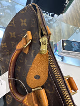 Load image into Gallery viewer, Louis Vuitton Speedy 25 – Monogram Canvas (2001)