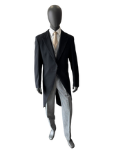 Load image into Gallery viewer, Morning Suit Tailcoat. Royal Ascot/Wedding
 Size 38
