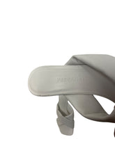 Load image into Gallery viewer, Ferragamo low heal
