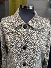 Load image into Gallery viewer, Varley shirt jacket size medium
