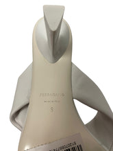 Load image into Gallery viewer, Ferragamo low heal
