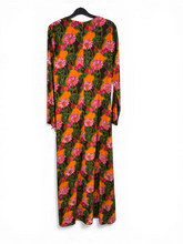 Load image into Gallery viewer, La DoubleJ Floral Long Sleeve Swing Dress – Orange &amp; Pink Print – Size M
