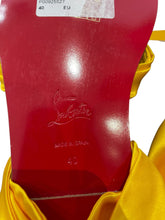 Load image into Gallery viewer, Louboutin golf sandles
