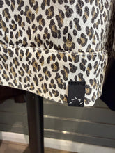 Load image into Gallery viewer, Varley shirt jacket size medium

