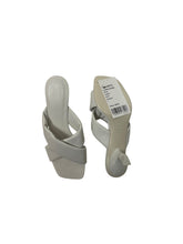 Load image into Gallery viewer, Ferragamo low heal
