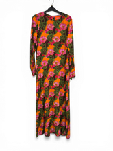 Load image into Gallery viewer, La DoubleJ Floral Long Sleeve Swing Dress – Orange &amp; Pink Print – Size M
