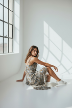 Load image into Gallery viewer, Veronica Beard silk dress small

