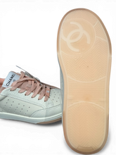 Load image into Gallery viewer, Chanel Leather Trainers – Cream &amp; Pink – CC Logo – EU38 (UK 5)
